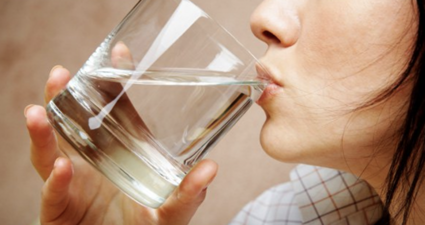 Drinking Water During Meals: Good or Bad?